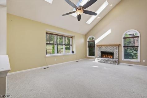 29 Old Schoolhouse Road Bethlehem NJ 08802