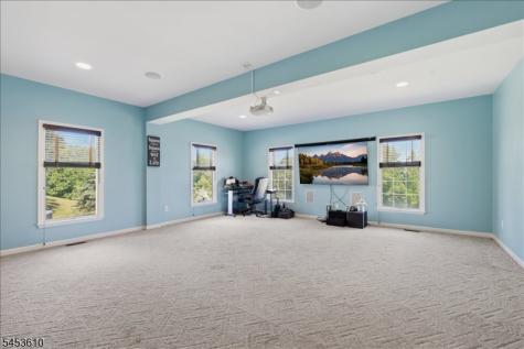 29 Old Schoolhouse Road Bethlehem NJ 08802