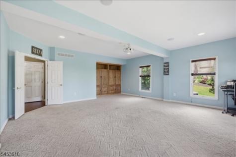 29 Old Schoolhouse Road Bethlehem NJ 08802