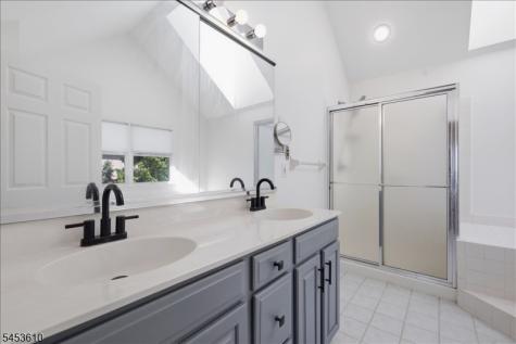 29 Old Schoolhouse Road Bethlehem NJ 08802