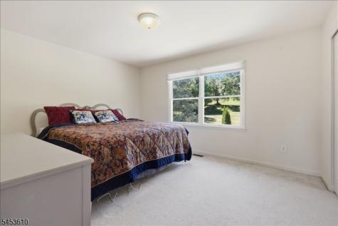 29 Old Schoolhouse Road Bethlehem NJ 08802