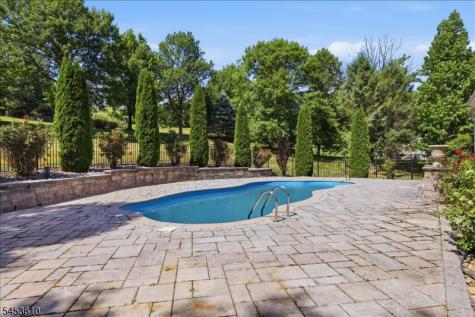 29 Old Schoolhouse Road Bethlehem NJ 08802