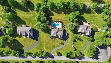 29 Old Schoolhouse Road Bethlehem NJ 08802