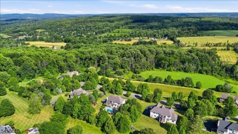 29 Old Schoolhouse Road Bethlehem NJ 08802