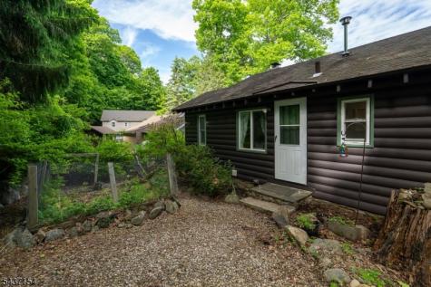 2215 Lakeside Drive Vernon NJ 07422