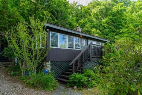 2215 Lakeside Drive Vernon NJ 07422