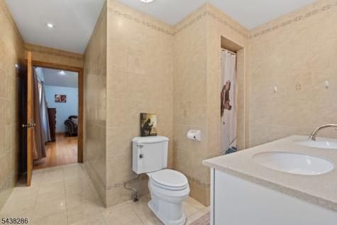 15 Kuiken Court Wayne NJ 07470