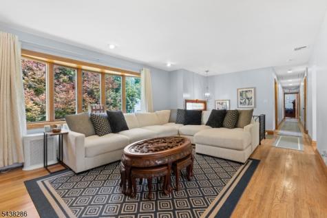 15 Kuiken Court Wayne NJ 07470