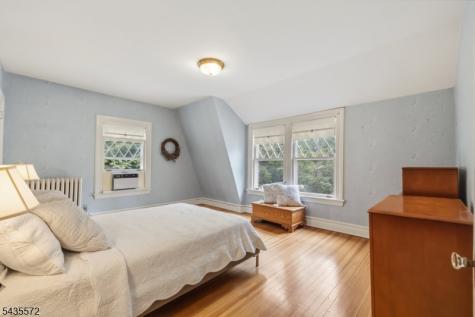 164 S Highwood Avenue Glen Rock NJ 07452