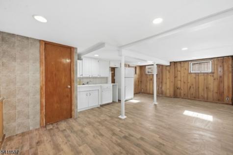 693 N 8th Street Newark NJ 07107