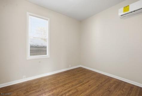 693 N 8th Street Newark NJ 07107