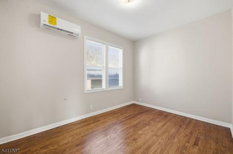 693 N 8th Street Newark NJ 07107