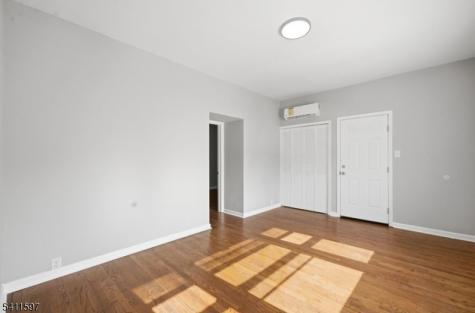 693 N 8th Street Newark NJ 07107