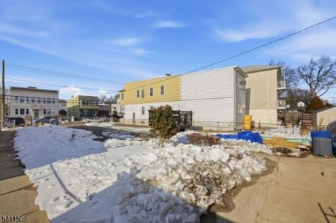 693 N 8th Street Newark NJ 07107