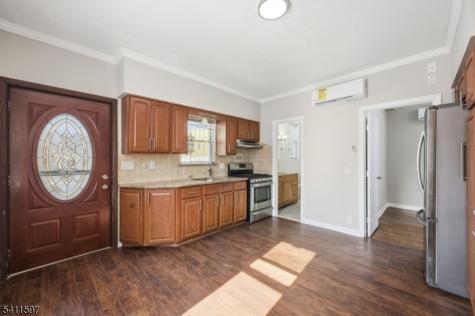 693 N 8th Street Newark NJ 07107