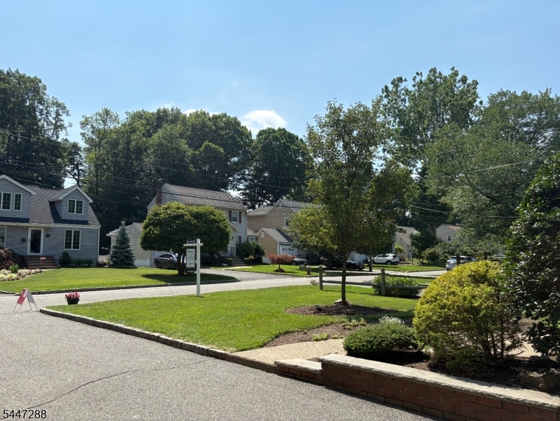 33 Longacre Drive Livingston NJ 07039