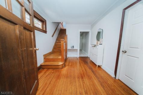 114 Martin Street Roselle NJ 07203