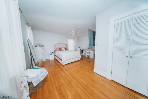 114 Martin Street Roselle NJ 07203