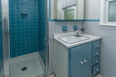 19 Floral Road Raritan NJ 08822