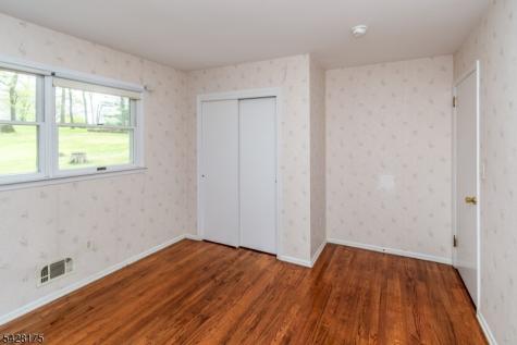 19 Floral Road Raritan NJ 08822