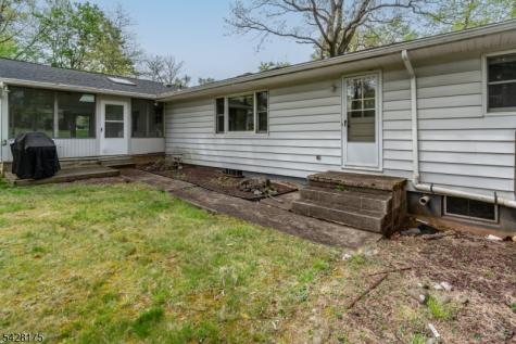 19 Floral Road Raritan NJ 08822