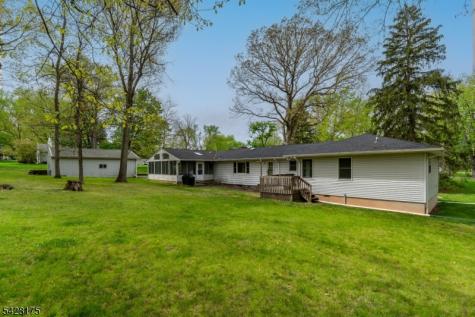 19 Floral Road Raritan NJ 08822