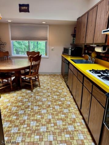 98 Gould Road West Milford NJ 07435