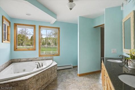 502 Woolf Road Alexandria NJ 08848