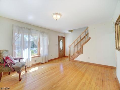 180 Mill Lane Mountainside NJ 07092