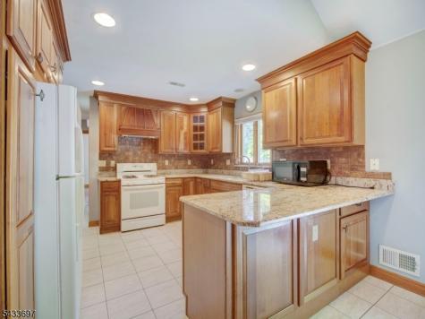 180 Mill Lane Mountainside NJ 07092