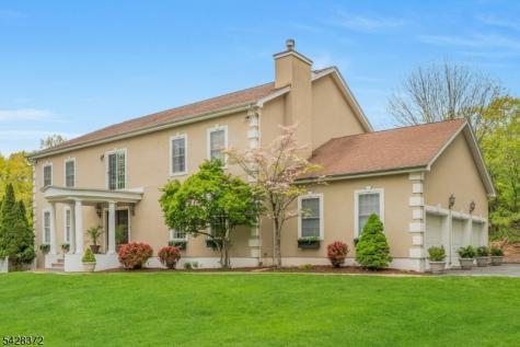 16 Lenape Trail Montclair NJ 07043