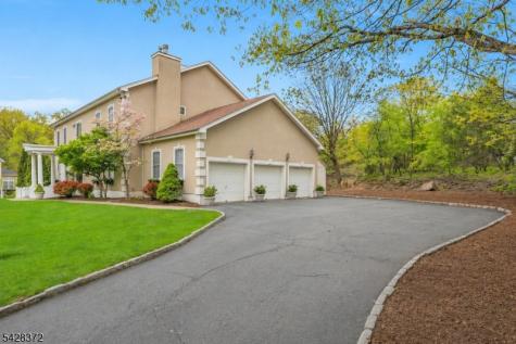 16 Lenape Trail Montclair NJ 07043