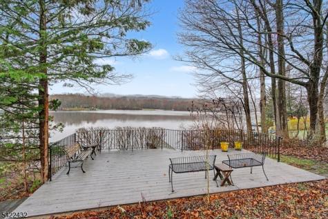 40 E Shore Drive Hampton NJ 07860