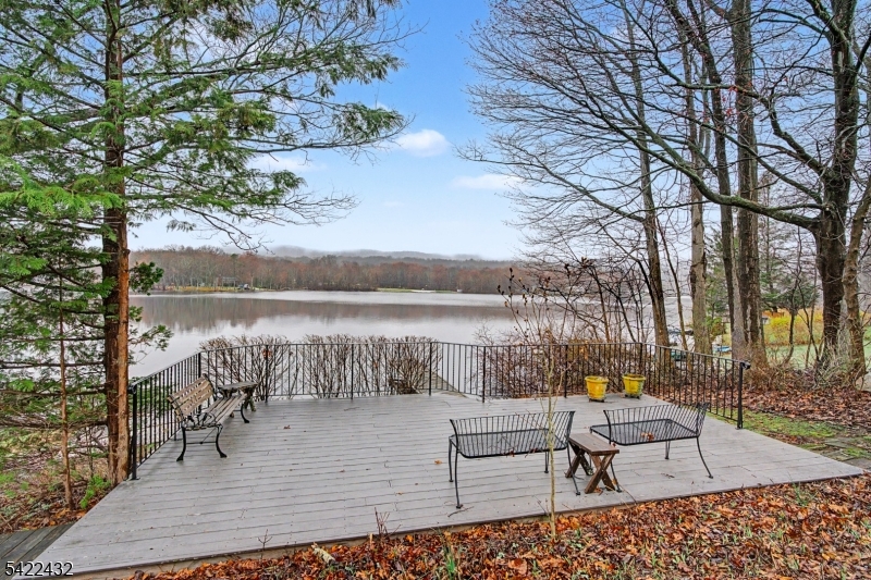 40 E Shore Drive Hampton NJ 07860