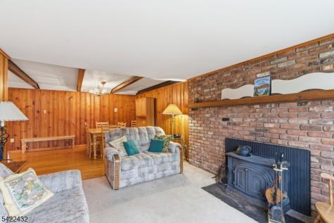 40 E Shore Drive Hampton NJ 07860