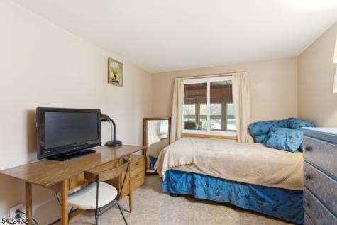40 E Shore Drive Hampton NJ 07860