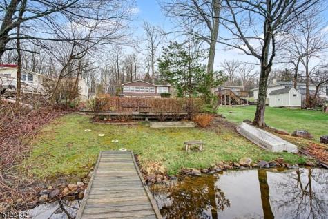 40 E Shore Drive Hampton NJ 07860