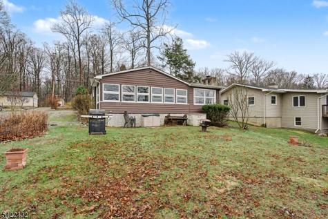40 E Shore Drive Hampton NJ 07860