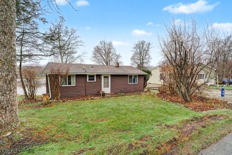 40 E Shore Drive Hampton NJ 07860