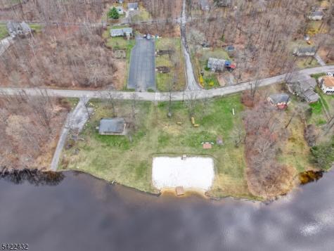 40 E Shore Drive Hampton NJ 07860