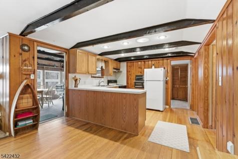 40 E Shore Drive Hampton NJ 07860