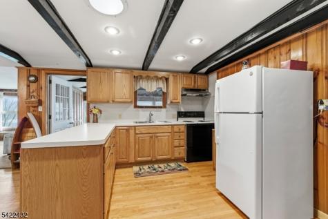 40 E Shore Drive Hampton NJ 07860