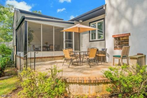 55 Rock Spring Avenue West Orange NJ 07052