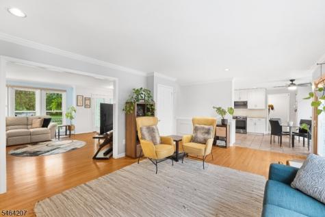 6 Larsen Drive Roxbury NJ 07876
