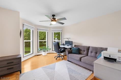 6 Larsen Drive Roxbury NJ 07876