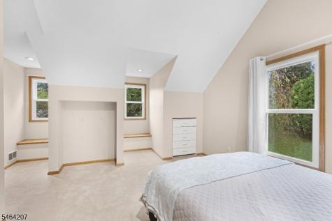 6 Larsen Drive Roxbury NJ 07876