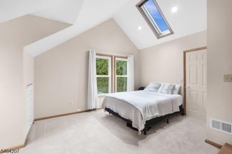 6 Larsen Drive Roxbury NJ 07876