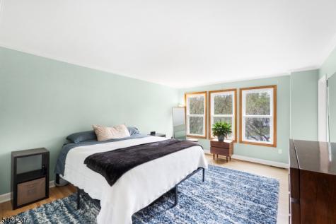 6 Larsen Drive Roxbury NJ 07876
