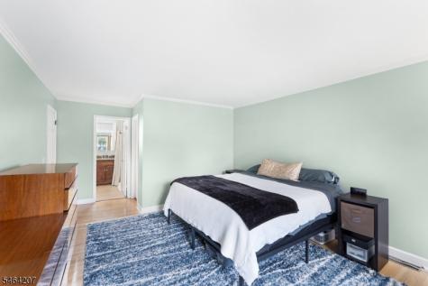6 Larsen Drive Roxbury NJ 07876