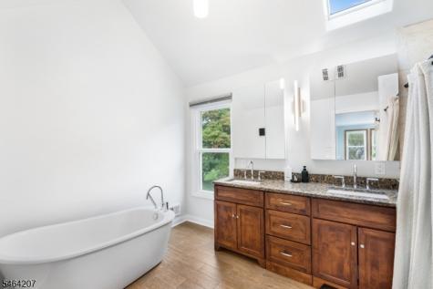 6 Larsen Drive Roxbury NJ 07876